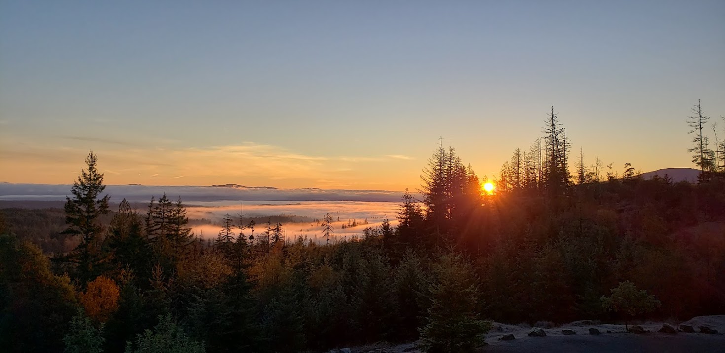 Highlight image with panoramic valley view