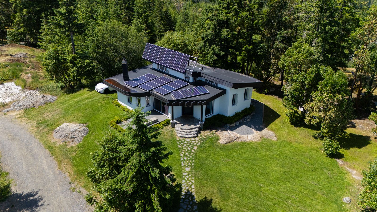Home frontage with surrounding natural context
