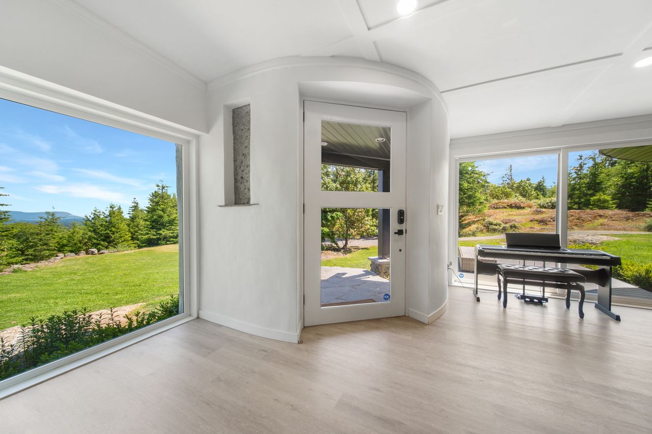 Interior detail emphasizing comfort and efficiency